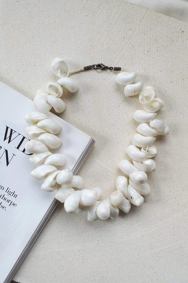 lost in paradise Tahiti Necklace White