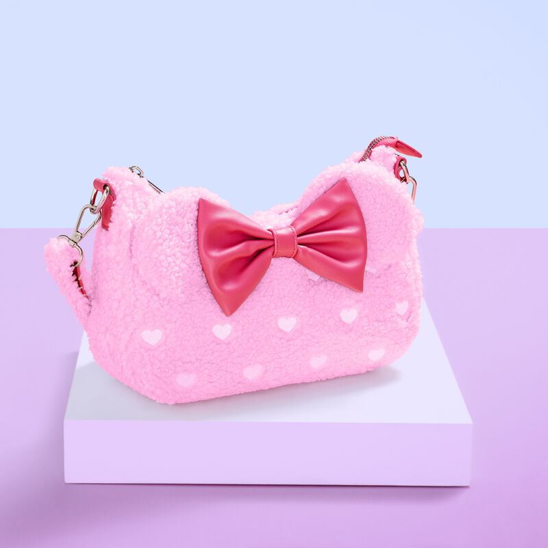 loungefly Minnie Mouse Exclusive Hearts Strawberry Scented Sherpa Crossbody Bag