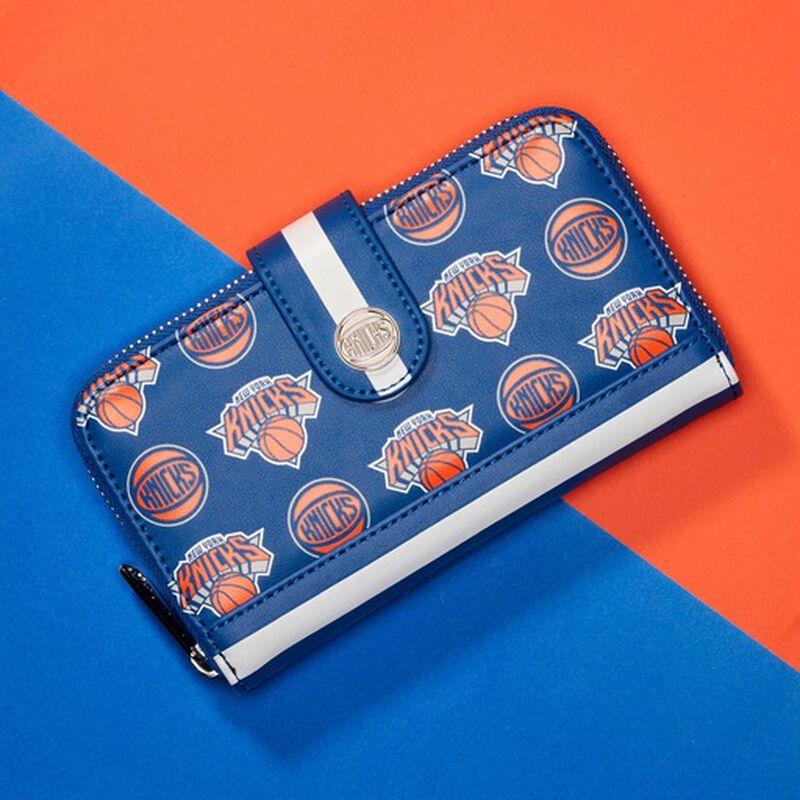 loungefly NBA New York Knicks Logo Zip Around Wallet