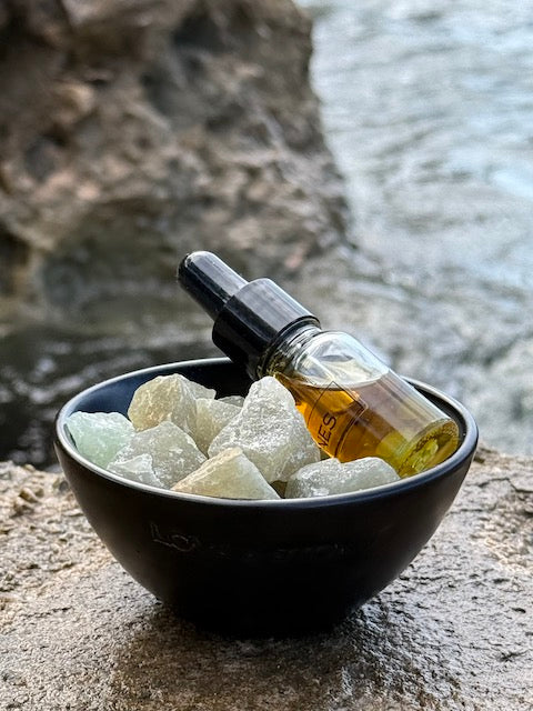 love & stones MANIFEST - RAW GREEN AVENTURINE SCENTED MINI BLACK CERAMIC DIFFUSER home fragrance