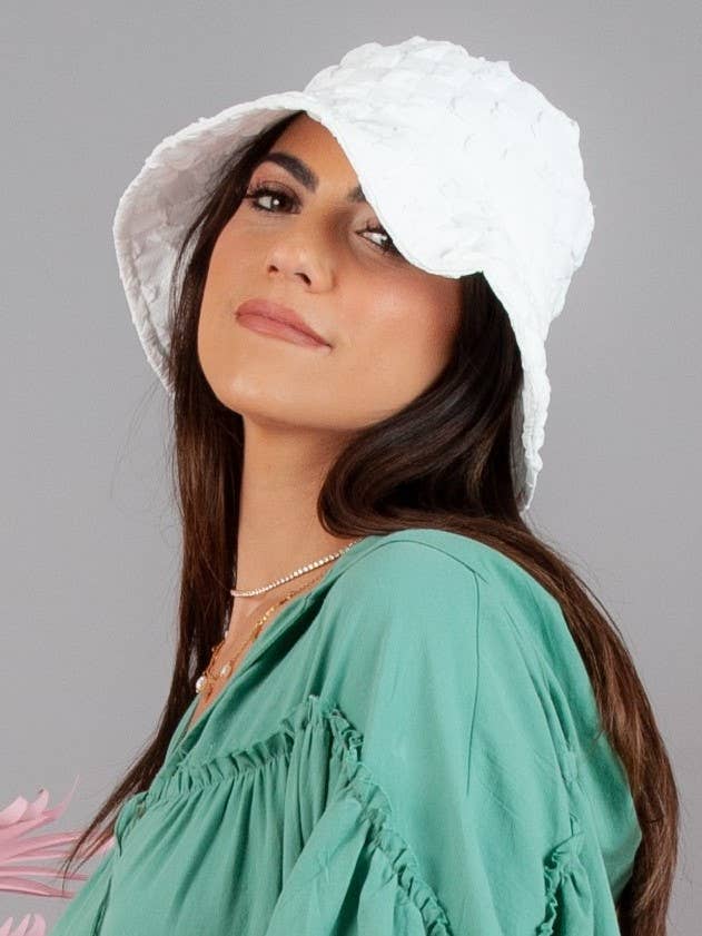 lucca couture EMMY BUBBLE TEXTURE BUCKET HAT-WHITE