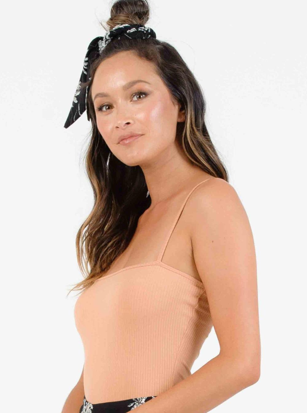 lucca couture MILA RIBBED BODYSUIT-CARAMEL