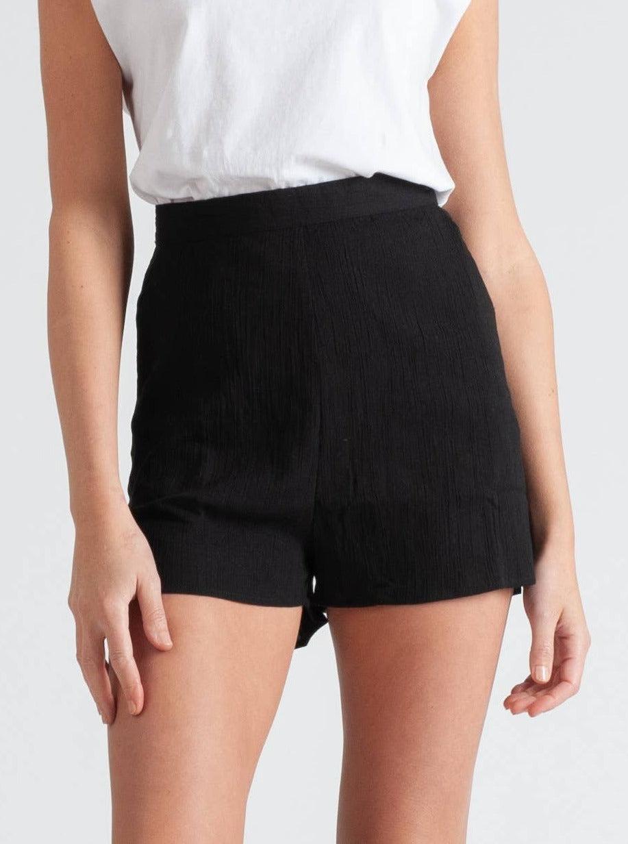 lucca couture OLIVIA HI WAISTED SHORTS-BLK