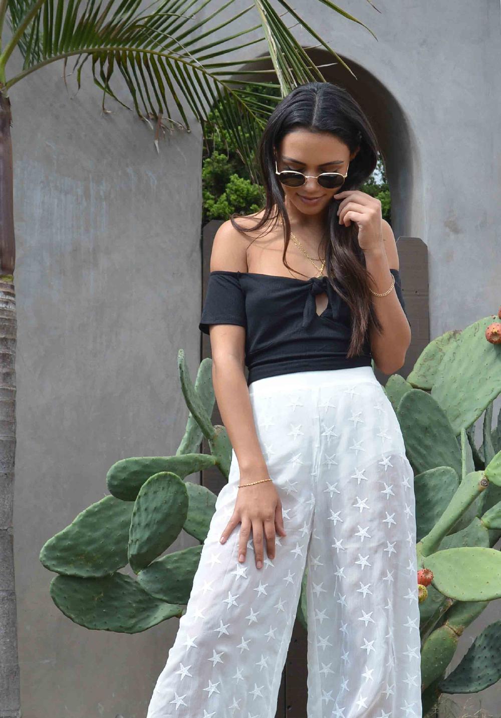 lucca couture ROLLAND TIE-FRONT CROP TOP-BLACK