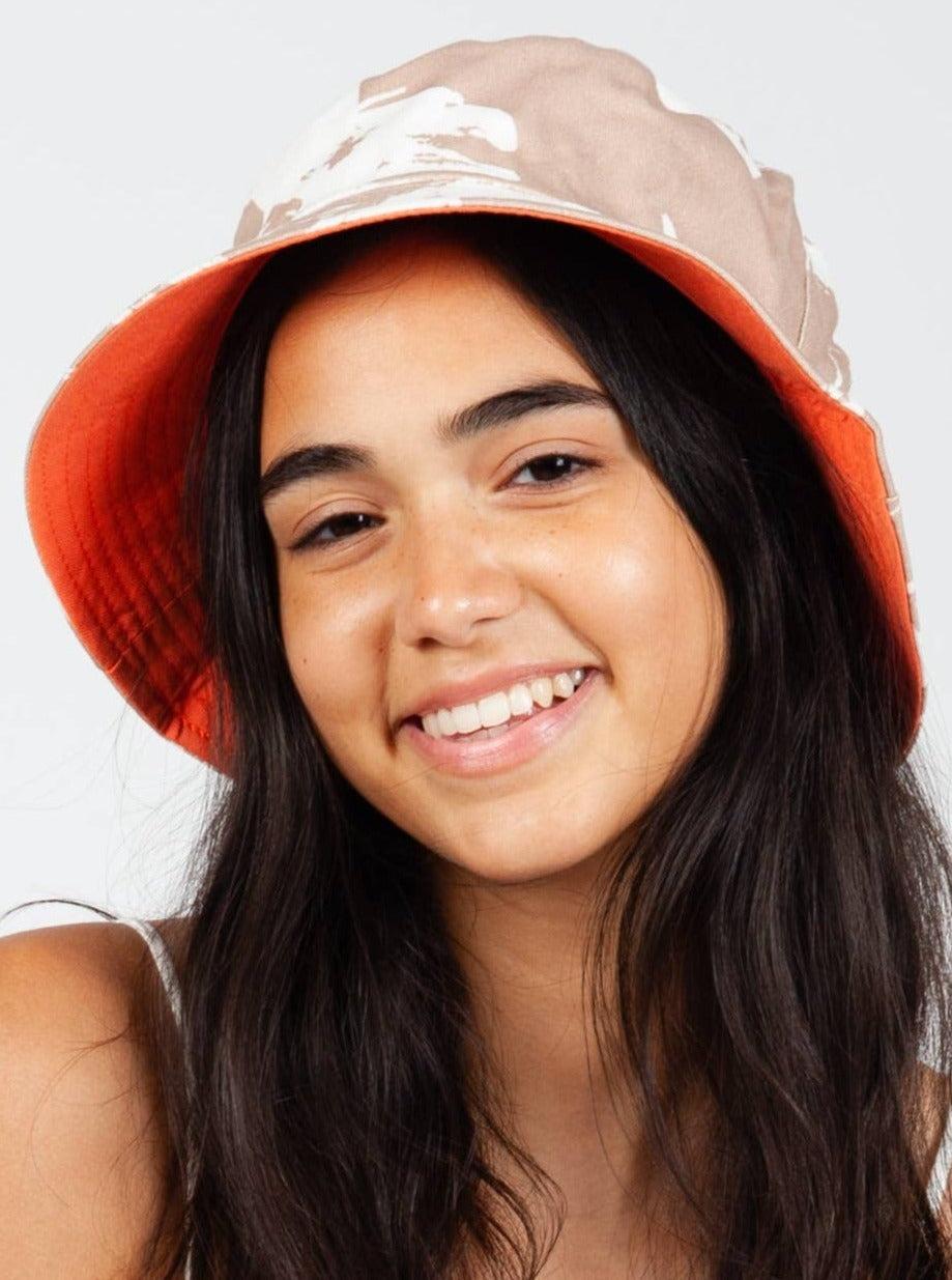 lucca couture TIDE CANVAS BUCKET HAT-BEIGE