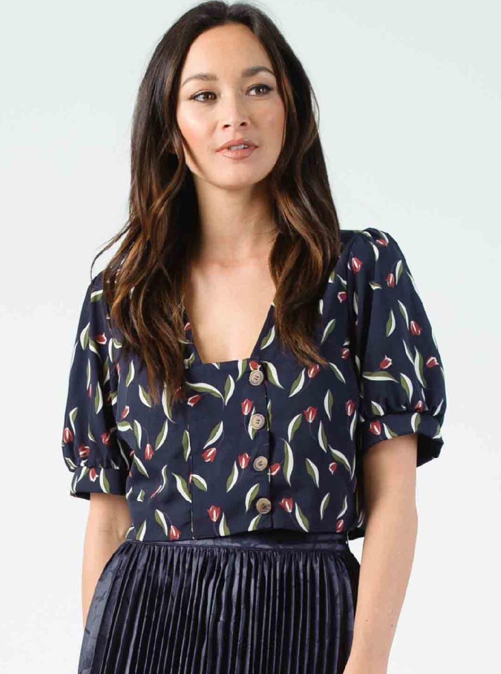 lucca couture PENNY PUFF BUTTON FRONT BLOUSE-NAVY FLORAL
