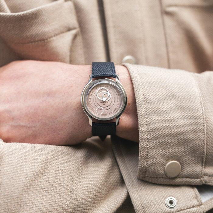 Lucky One Beaubleu Seconde Française 20.24 Salmon Watch