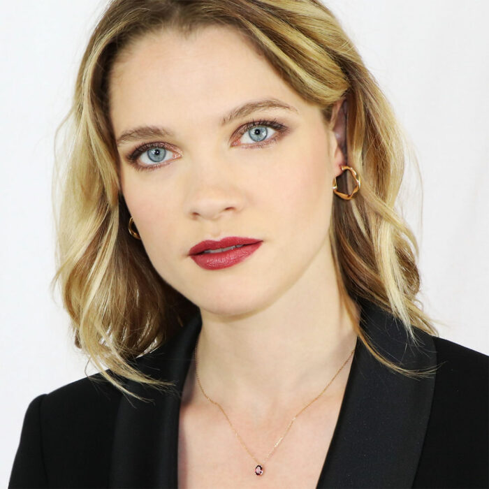 Lucky One Bella Hoop Earrings 4mm – Diameter 10mm In Yellow Gold