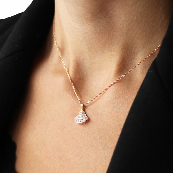 Lucky One Bulgari Divas Dream Necklace Rose Gold Diamond
