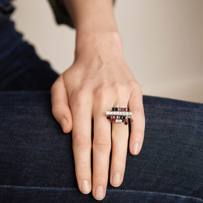 Lucky One CARTIER – Dragon’s Kiss Ring