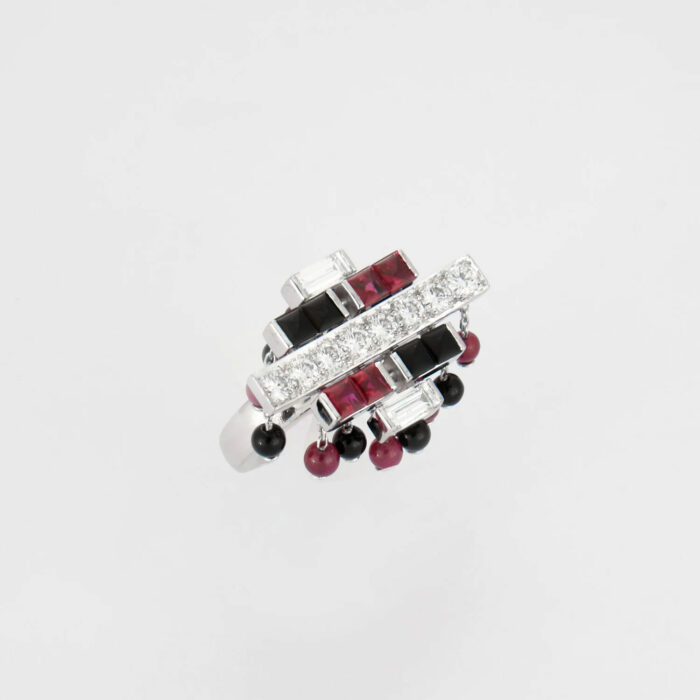 Lucky One CARTIER – Dragon’s Kiss Ring