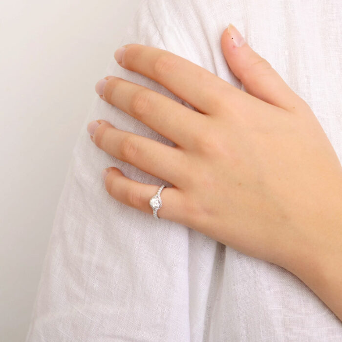 Lucky One Chaumet Liens D’Amour Ring With Diamonds