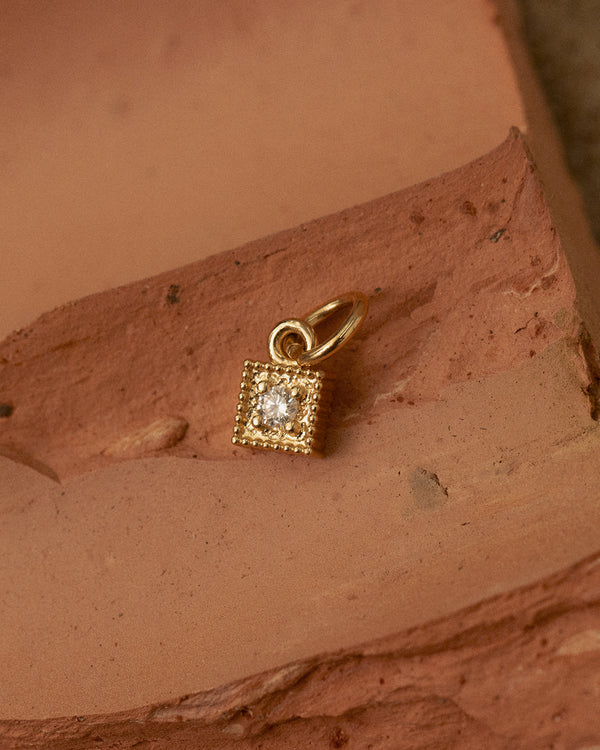 lucy folk Cartouche Diamond Charm - 18ct