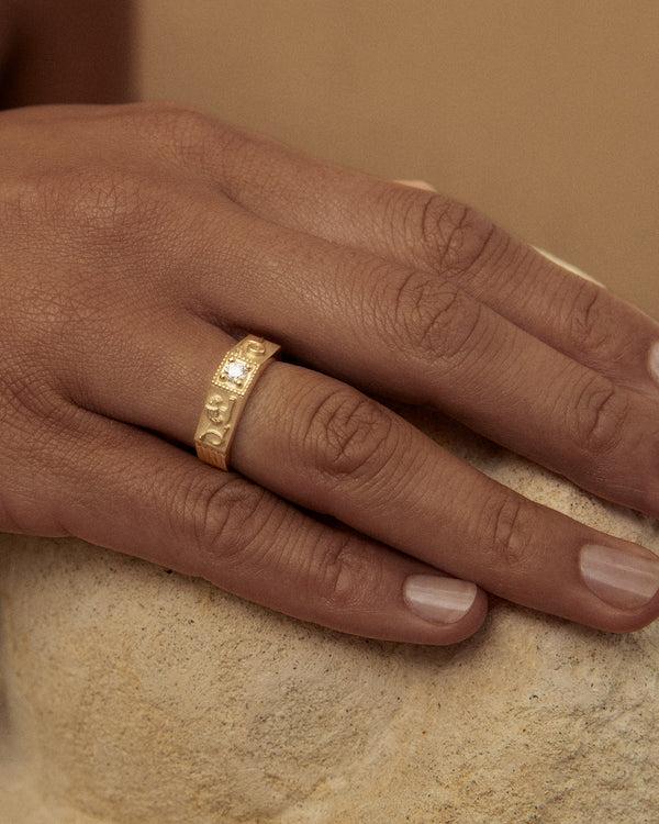 lucy folk Cartouche Diamond Ring - 18ct