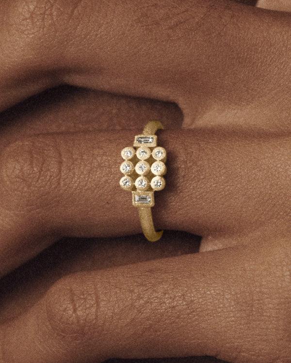 lucy folk Cosmos Dream Ring - 18ct Diamond