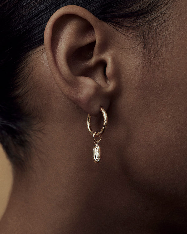 lucy folk Draa Charm - 9ct