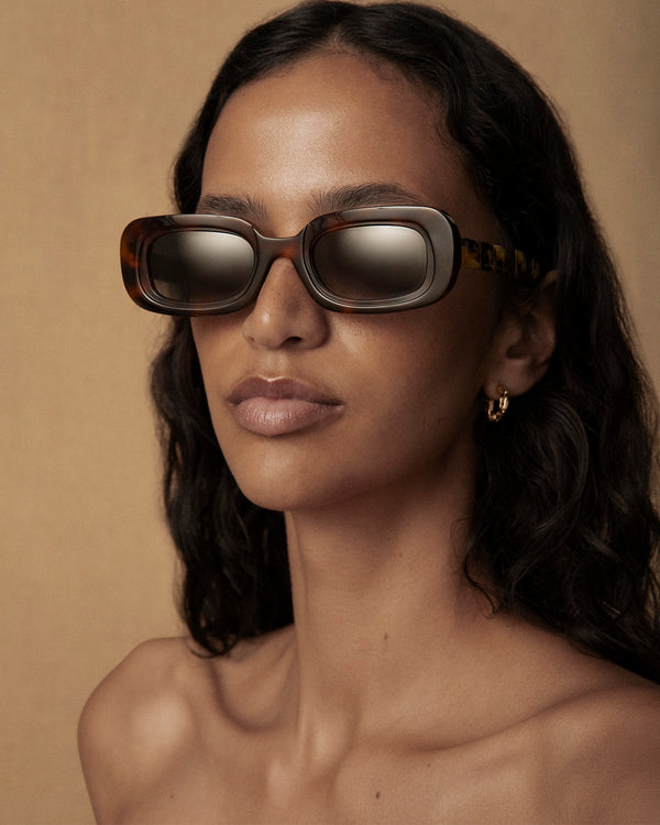 lucy folk Draa Embossed Rectangular Sunglasses