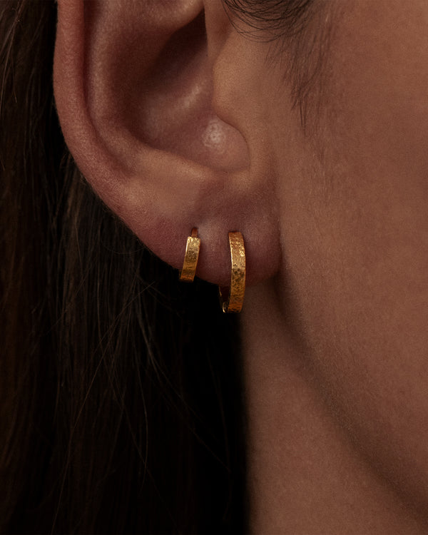 lucy folk Gold Huggy - 9ct