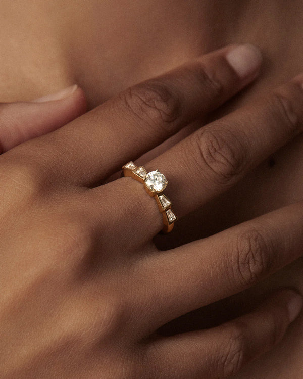 lucy folk Majestic Ring - 18ct Diamond