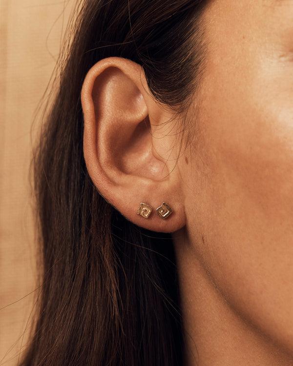 lucy folk Mini Draa Studs - 9ct