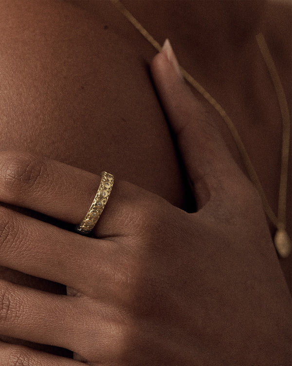 lucy folk Mithra Dream Ring - 18ct