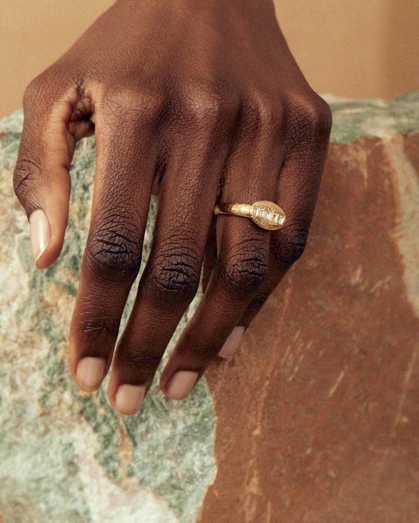 lucy folk Primavera Ring - 18ct Diamond