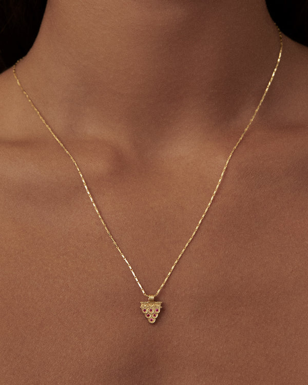 lucy folk Vino Rosso Pendant - 9ct