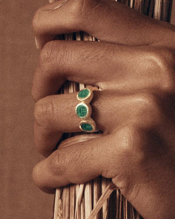 lucy folk Vis A Vis Ring - 9ct