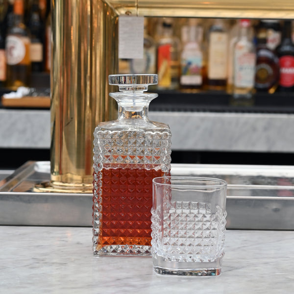 Luigi Bormioli Mixology 25.25oz Elixir Spirits Decanter With Airtight Glass Stopper (1 Piece)