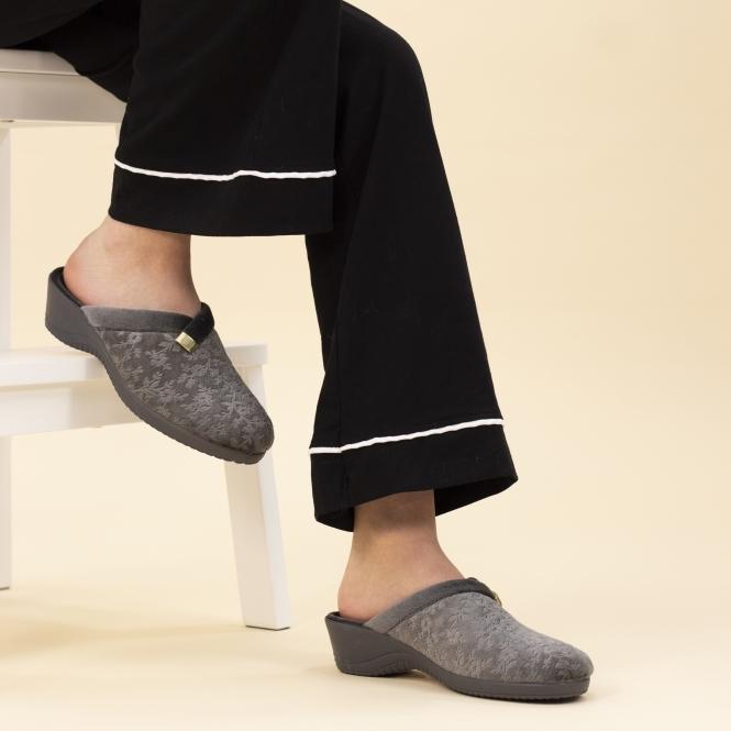 Lunar Amaretto Grey Mule Slipper