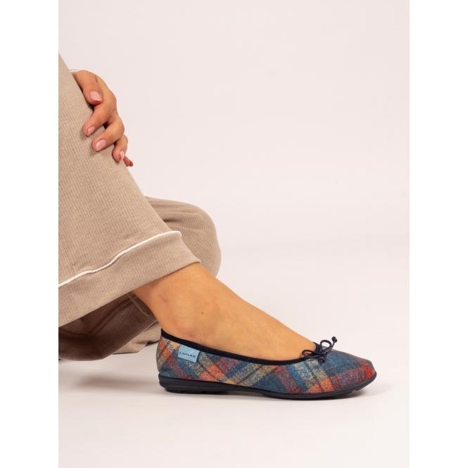 Lunar Brie Navy Slipper