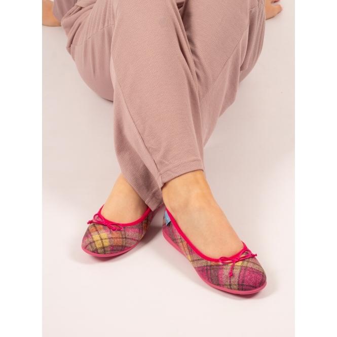 Lunar Brie Pink Slipper