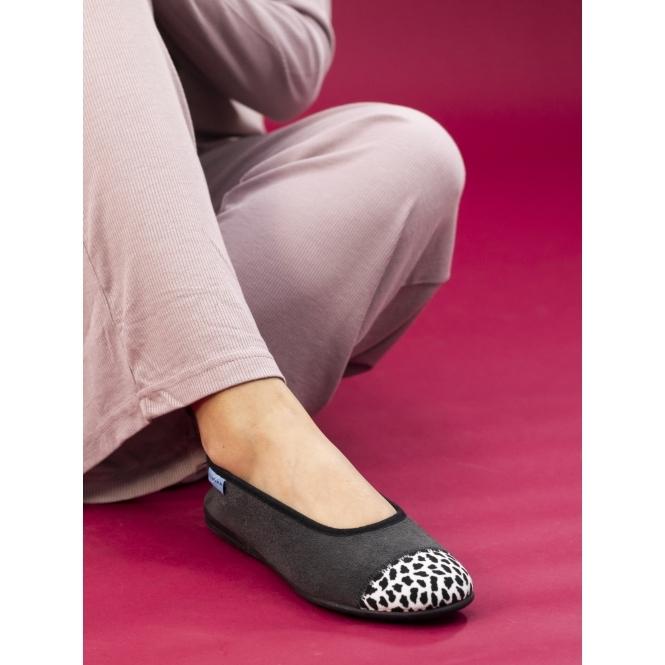lunar Jessie Grey Leopard Pump Slipper