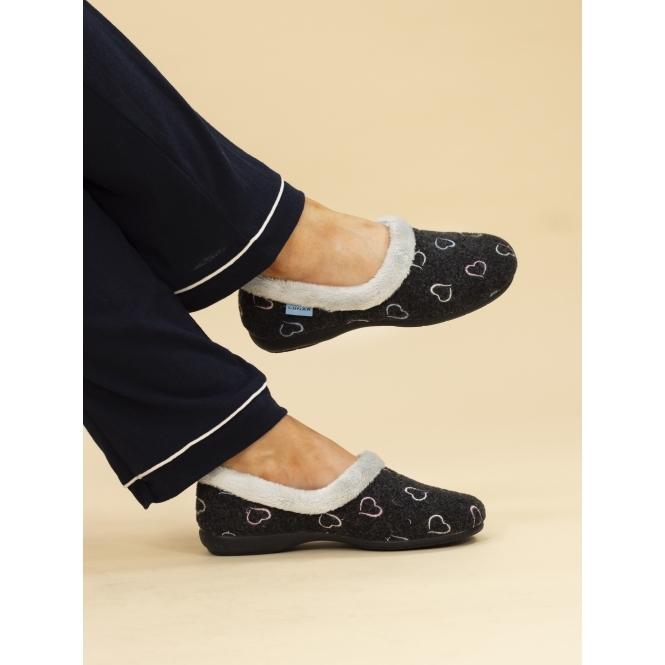 Lunar Sandino Black Slipper