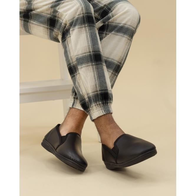 Lunar Trent II Black Slipper