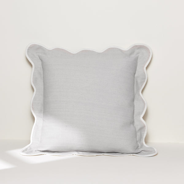 lush décor Coastal Chic Scalloped Edge Throw Pillow Cover