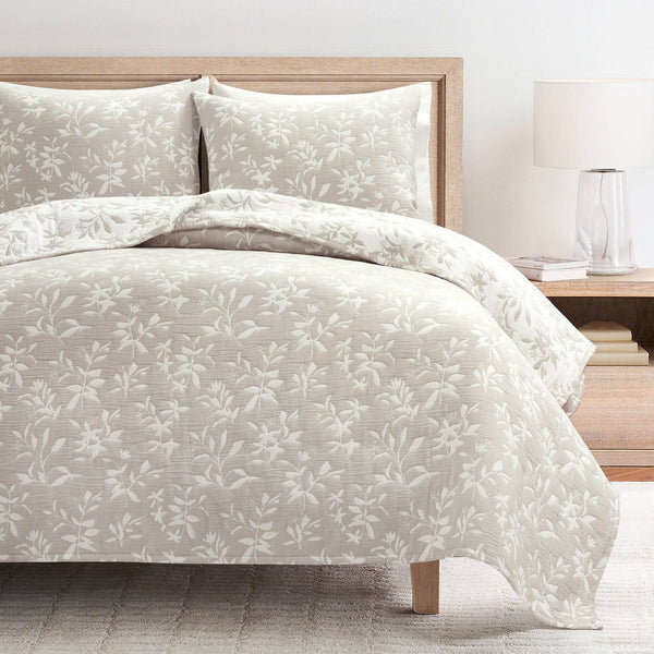 lush décor Floral Jacquard Reversible Soft Matelassé 3 Piece Quilt Set
