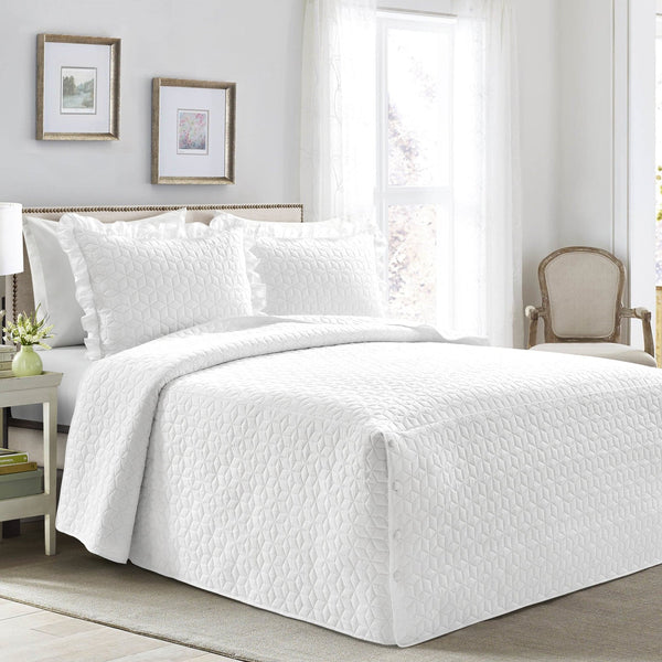 lush décor French Country Geo Ruffle Skirt 3 Piece Bedspread Set