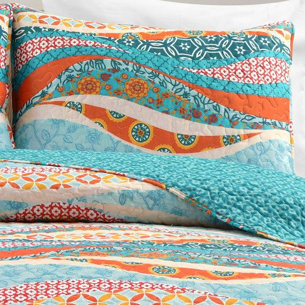 Lush Décor Hailey Watercolor Wave Reversible Cotton Quilt 3 Piece Set