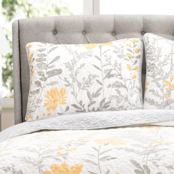 Lush Décor Aprile 3 Piece Quilt Set