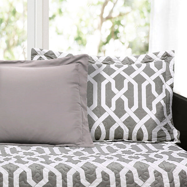 Lush Décor Edward Trellis 6 Piece Daybed Cover Set