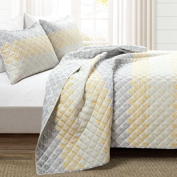 Lush Décor Medallion Ombre Reversible Quilt 3 Piece Set