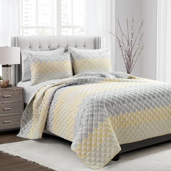 lush décor Medallion Ombre Reversible Quilt 3 Piece Set
