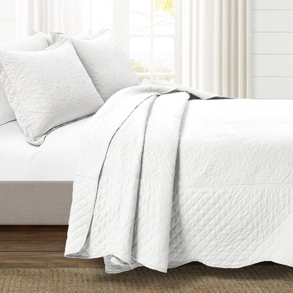 Lush Décor Medallion Scalloped Edge Oversized Bedspread Set
