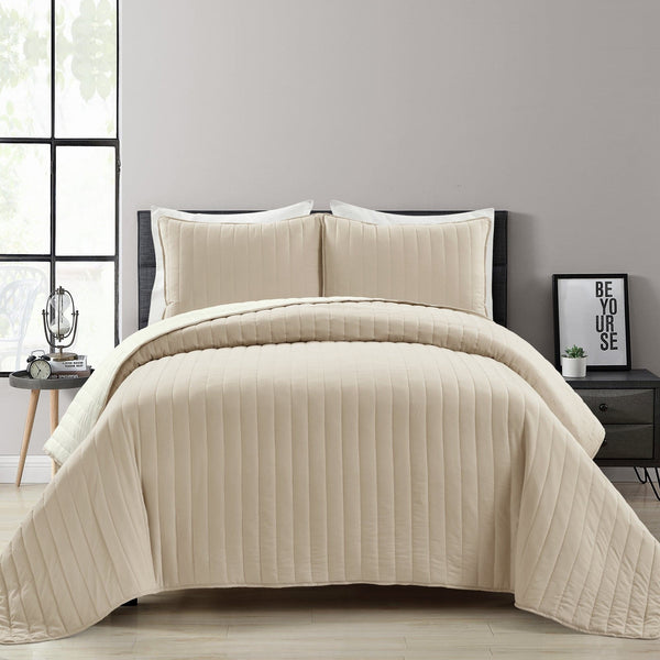 Lush Décor Soft Stripe All Season Quilt/Coverlet Set