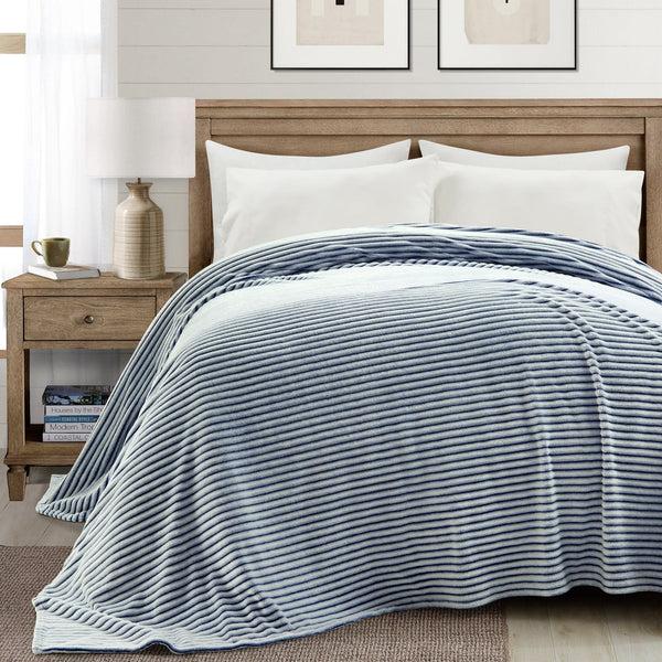 lush décor Super Cozy Ultra Soft Ribbed Faux Fur Oversized Blanket/Bedspread