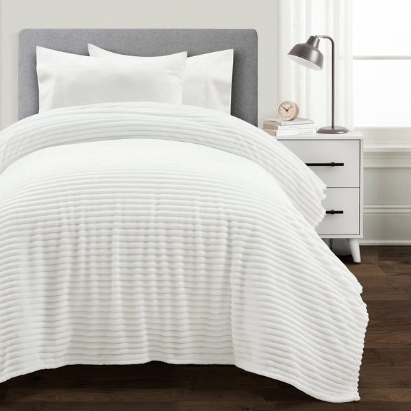 Lush Décor Super Cozy Ultra Soft Ribbed Faux Fur Oversized Blanket/Bedspread
