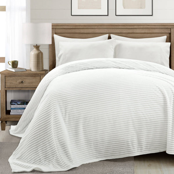 Lush Décor Super Cozy Ultra Soft Ribbed Faux Fur Oversized Blanket/Bedspread