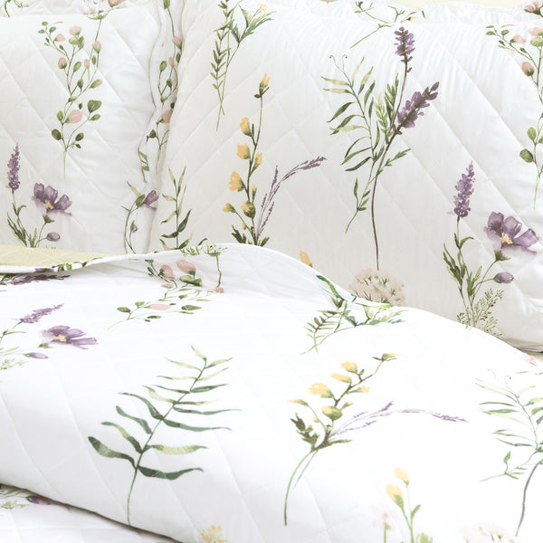 Lush Décor Watercolor Wildflower Scallop Edge Floral 3 Piece Quilt Set