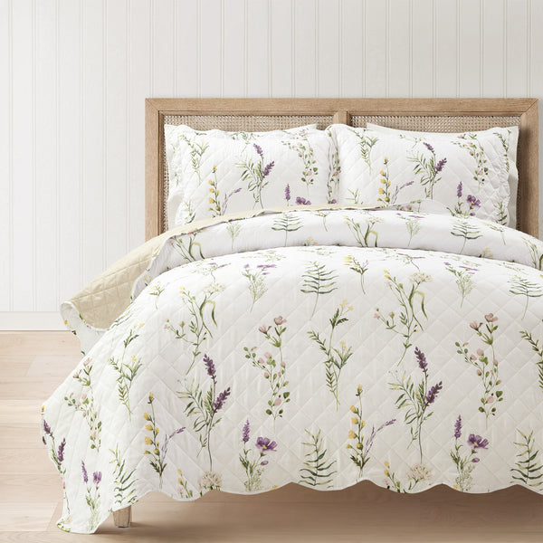 lush décor Watercolor Wildflower Scallop Edge Floral 3 Piece Quilt Set